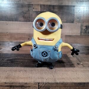 Despicable Me Talking Dave Minion Rubber Action Figure Talks Eyes Move